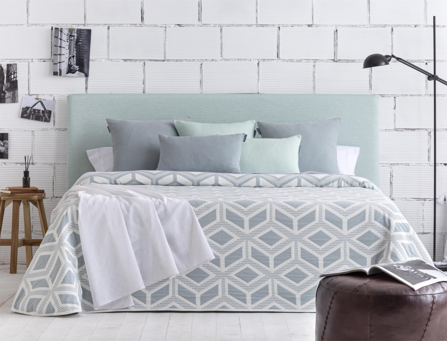 Confecciones Paula Colcha Jacquard reversible Campello color Turquesa últimas unidades.