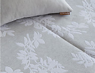 Edredón Sherpa Jacquard Pisa con fundas de cojín color Beige, Gris o Crema