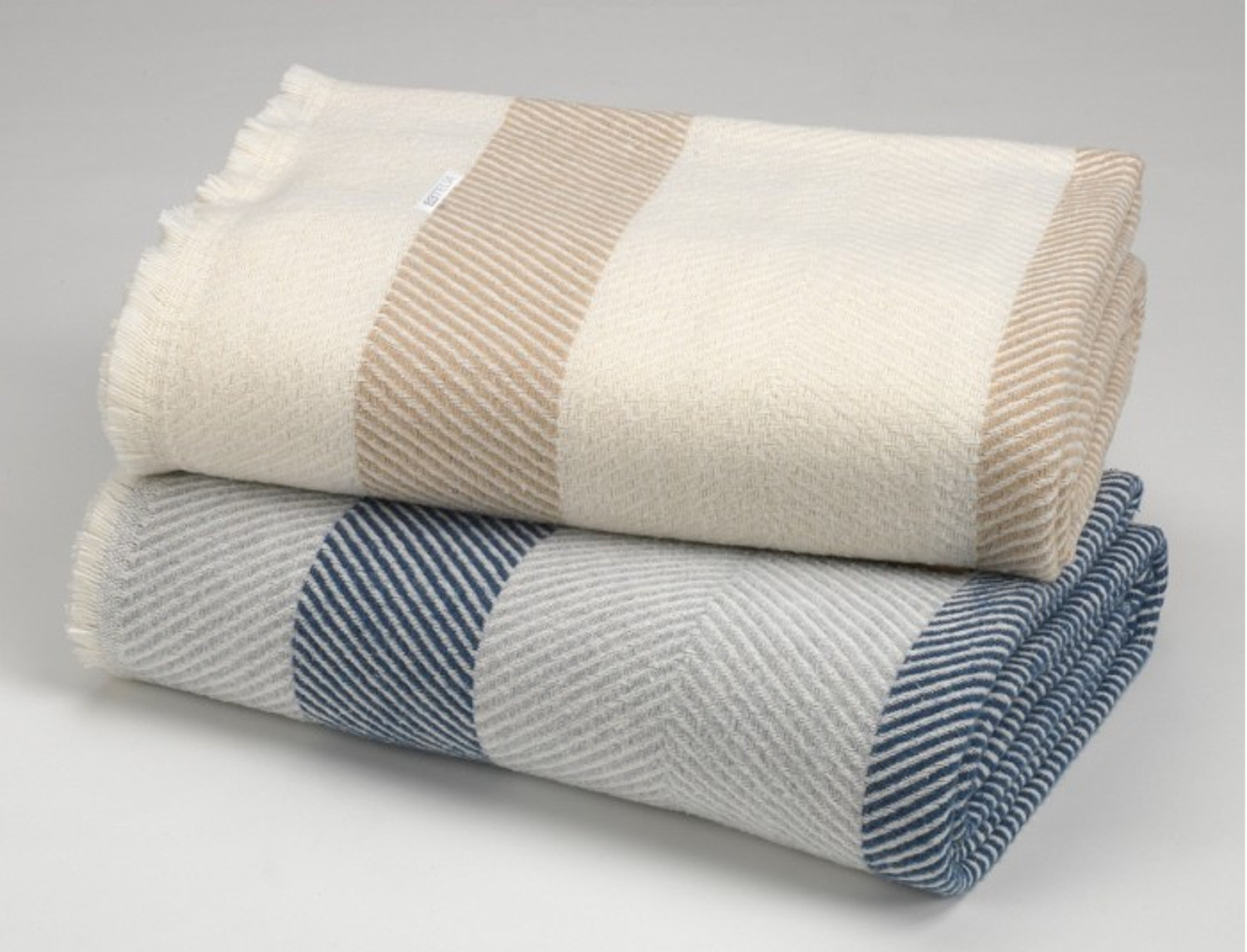 Estelia Manta de algodón reciclado Ainsa